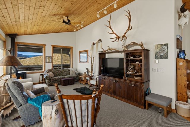 18 Libra Drive, Emigrant, MT 59027