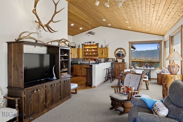 18 Libra Drive, Emigrant, MT 59027