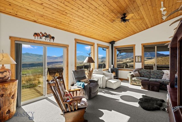 18 Libra Drive, Emigrant, MT 59027