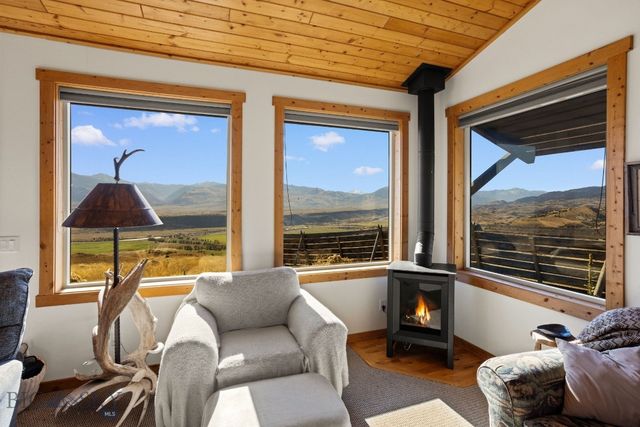 18 Libra Drive, Emigrant, MT 59027