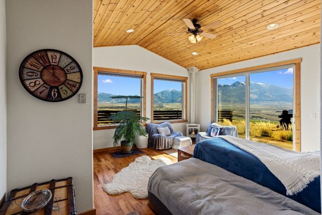 18 Libra Drive, Emigrant, MT 59027