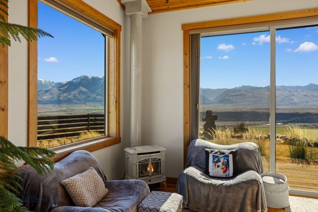 18 Libra Drive, Emigrant, MT 59027