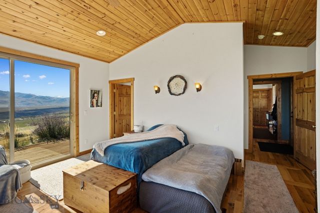 18 Libra Drive, Emigrant, MT 59027