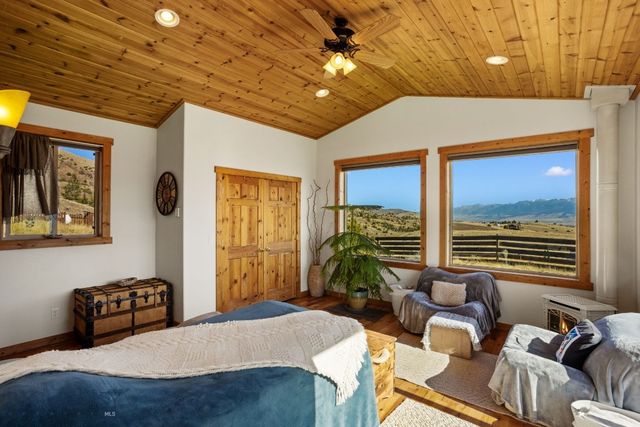 18 Libra Drive, Emigrant, MT 59027