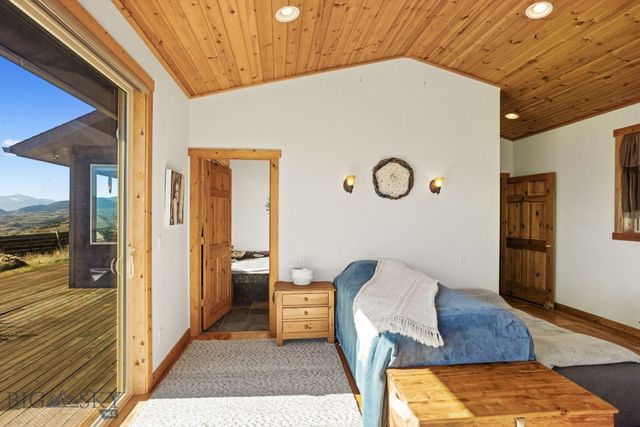 18 Libra Drive, Emigrant, MT 59027