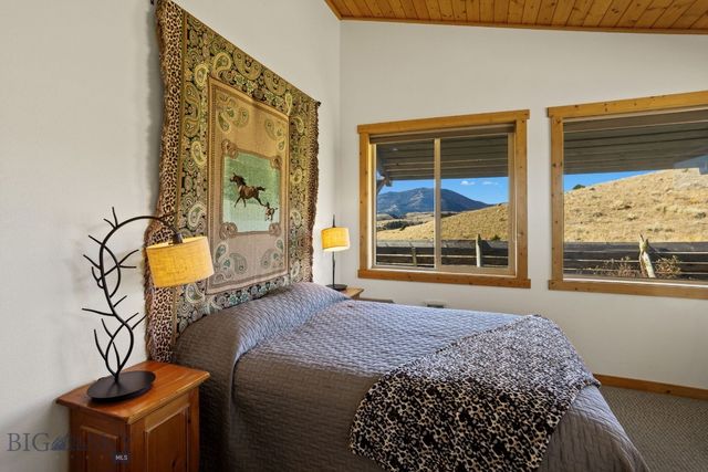 18 Libra Drive, Emigrant, MT 59027