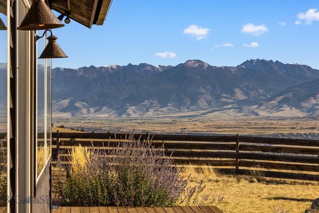 18 Libra Drive, Emigrant, MT 59027