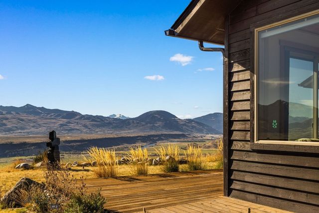 18 Libra Drive, Emigrant, MT 59027