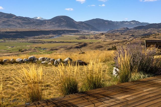 18 Libra Drive, Emigrant, MT 59027