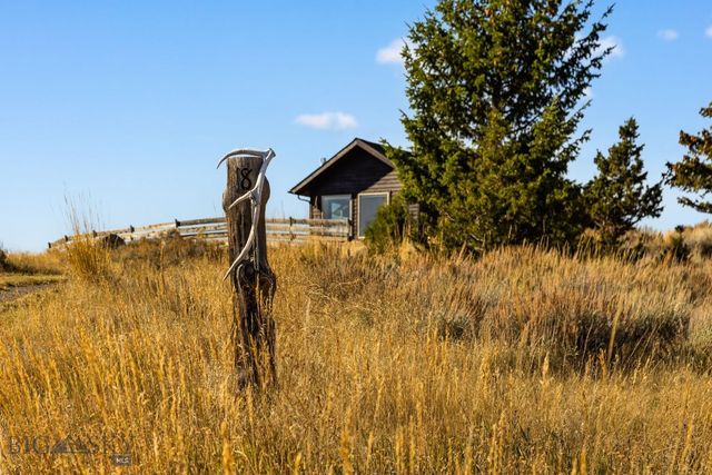 18 Libra Drive, Emigrant, MT 59027