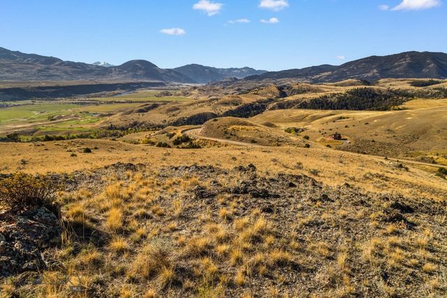 18 Libra Drive, Emigrant, MT 59027