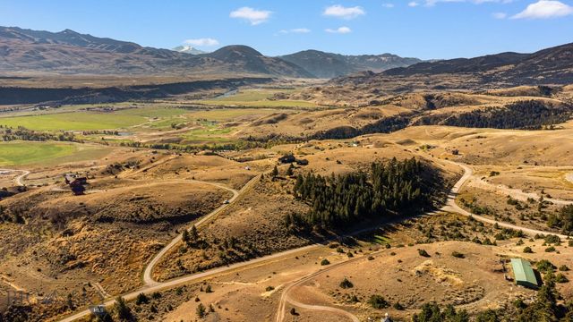 18 Libra Drive, Emigrant, MT 59027