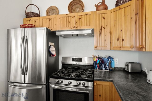 18 Libra Drive, Emigrant, MT 59027