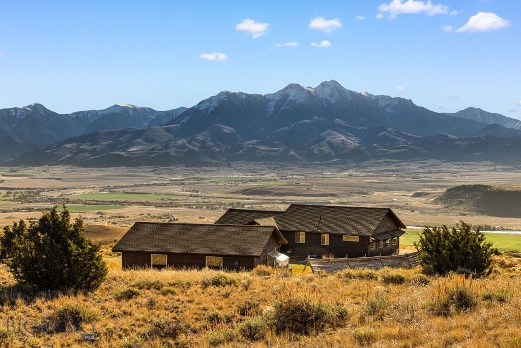 18 Libra Drive, Emigrant, MT 59027