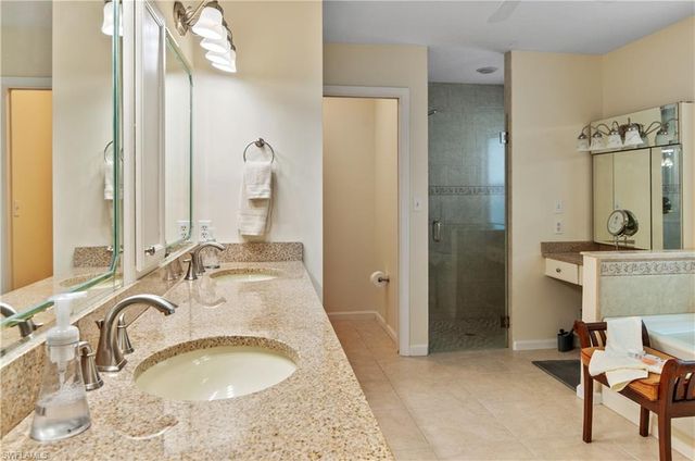 6041 Westbourgh DR, Naples, FL 34112