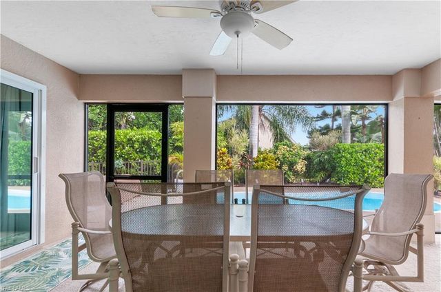 6041 Westbourgh DR, Naples, FL 34112