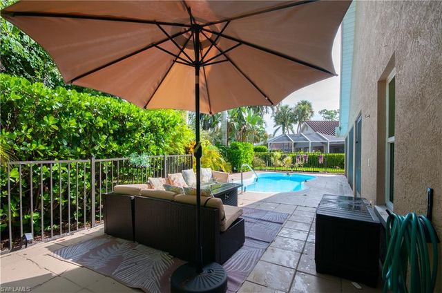 6041 Westbourgh DR, Naples, FL 34112