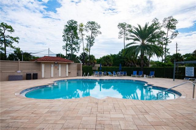6041 Westbourgh DR, Naples, FL 34112