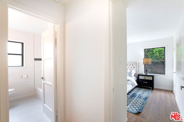 17209 Stagg Street, Van Nuys (los Angeles), CA 91406