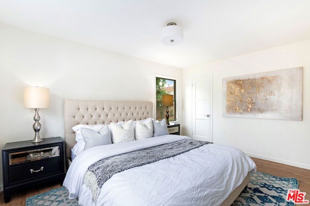 17209 Stagg Street, Van Nuys (los Angeles), CA 91406