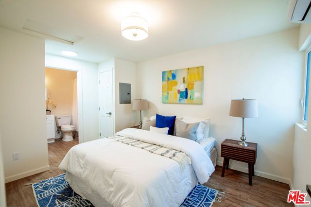 17209 Stagg Street, Van Nuys (los Angeles), CA 91406