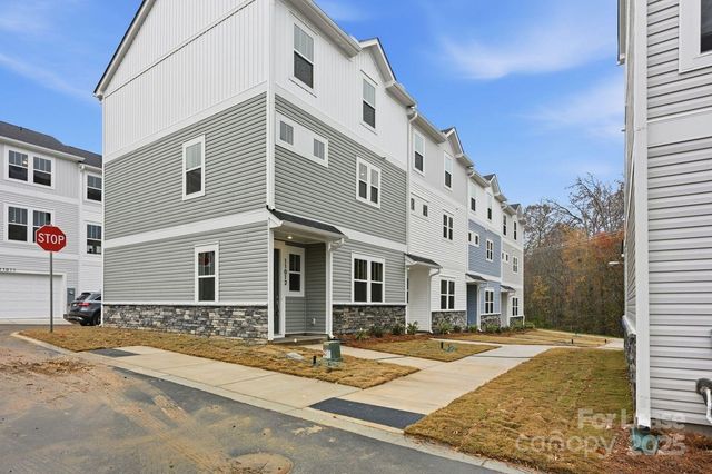 11003 Valkyrie Lane, Charlotte, NC 28214