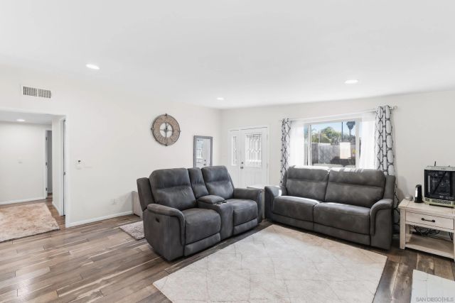 8619 Hacienda, Santee, CA 92071