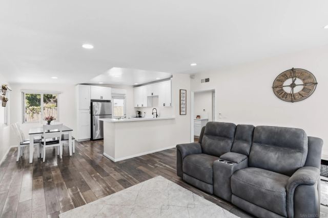 8619 Hacienda, Santee, CA 92071