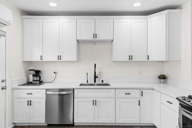 8619 Hacienda, Santee, CA 92071