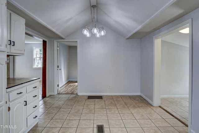 701 North Roan Street, Elizabethton, TN 37643