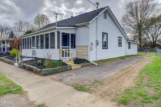 701 North Roan Street, Elizabethton, TN 37643