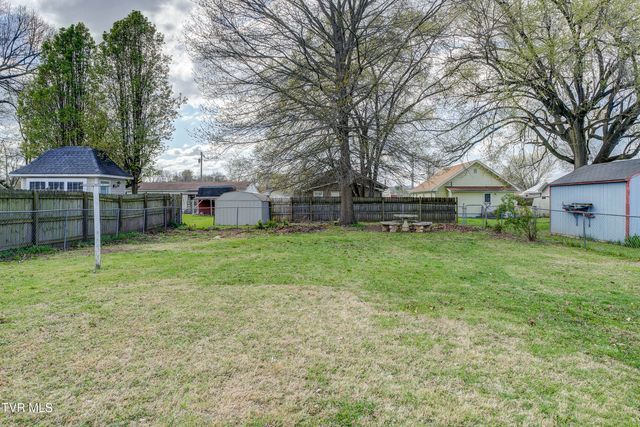 701 North Roan Street, Elizabethton, TN 37643