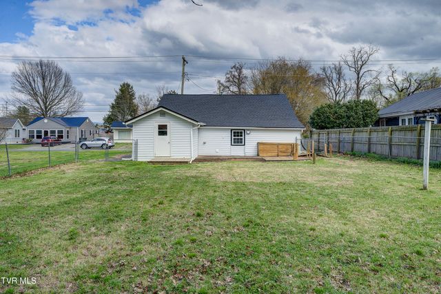 701 North Roan Street, Elizabethton, TN 37643