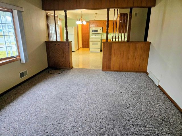 29 Lawndale Avenue, Ripon, WI 54971