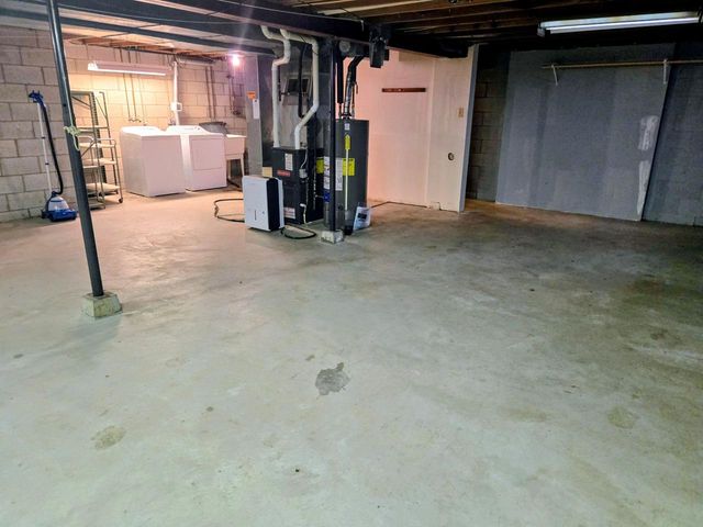 29 Lawndale Avenue, Ripon, WI 54971