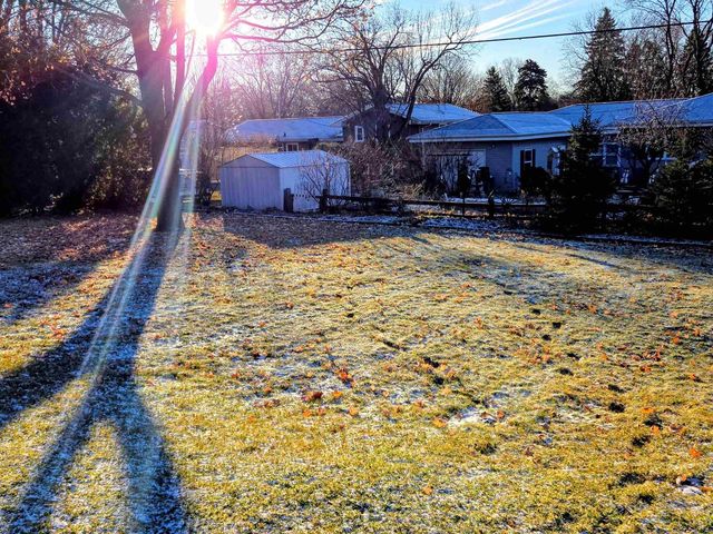 29 Lawndale Avenue, Ripon, WI 54971