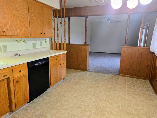 29 Lawndale Avenue, Ripon, WI 54971