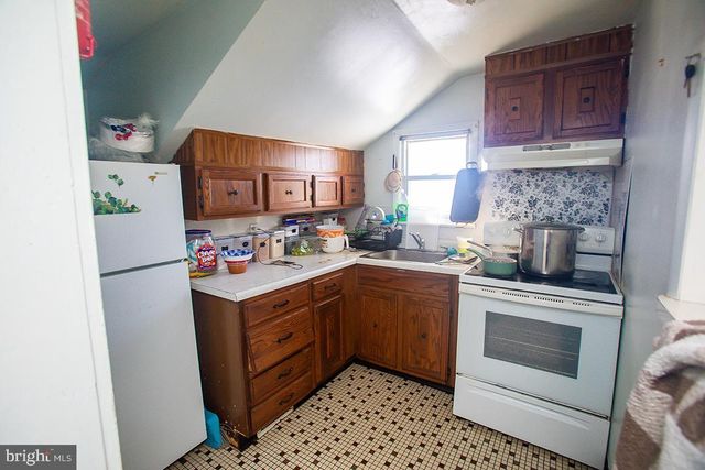 65 W OAK RD, Vineland, NJ 08360