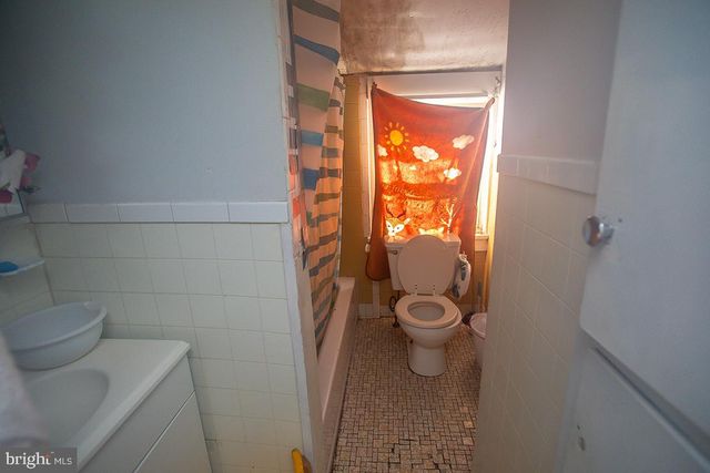 65 W OAK RD, Vineland, NJ 08360