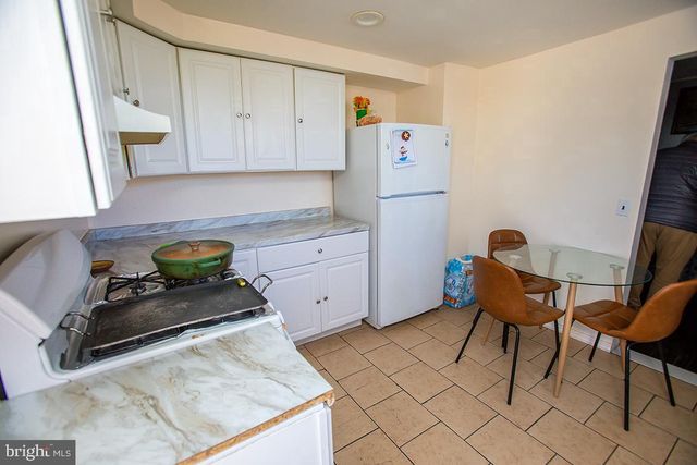 65 W OAK RD, Vineland, NJ 08360