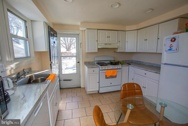 65 W OAK RD, Vineland, NJ 08360