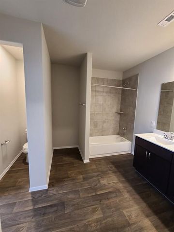 156 Huckleberry LN, Elgin, TX 78621