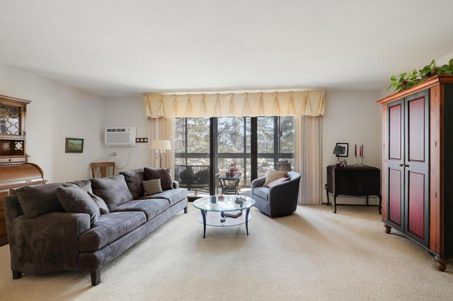 4360 Brookside Court 218, Edina, MN 55436