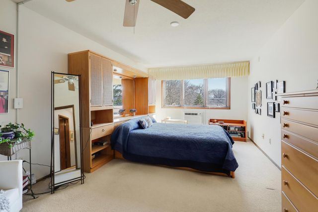 4360 Brookside Court 218, Edina, MN 55436