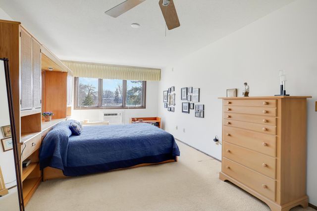 4360 Brookside Court 218, Edina, MN 55436