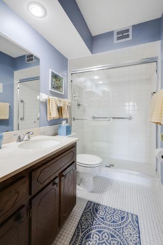 4360 Brookside Court 218, Edina, MN 55436