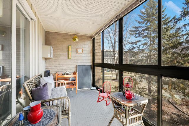 4360 Brookside Court 218, Edina, MN 55436