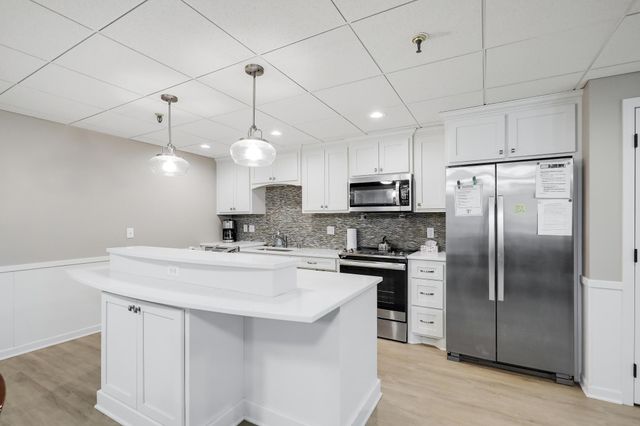 4360 Brookside Court 218, Edina, MN 55436