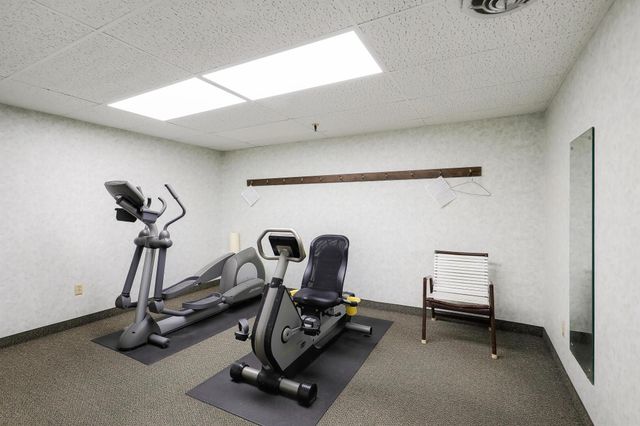 4360 Brookside Court 218, Edina, MN 55436