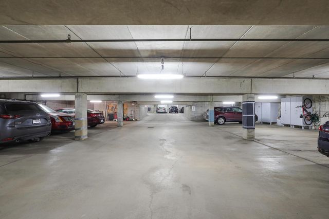 4360 Brookside Court 218, Edina, MN 55436